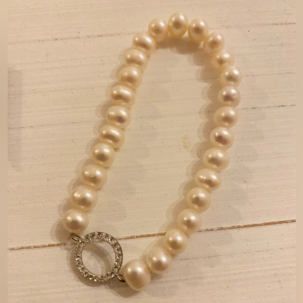 Pearl bracelet